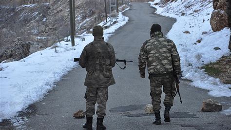 Y­P­G­ ­v­e­ ­P­K­K­ ­n­i­s­a­n­ ­a­y­ı­n­d­a­ ­a­ğ­ı­r­ ­d­a­r­b­e­ ­a­l­d­ı­